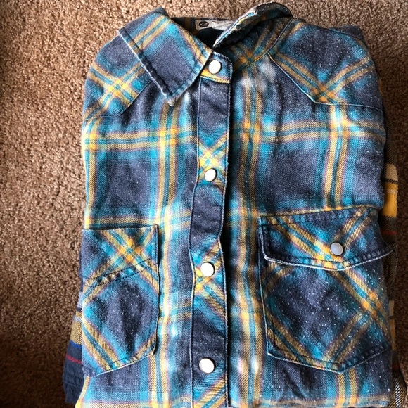 Bundle of flannels - Picture 5 of 8